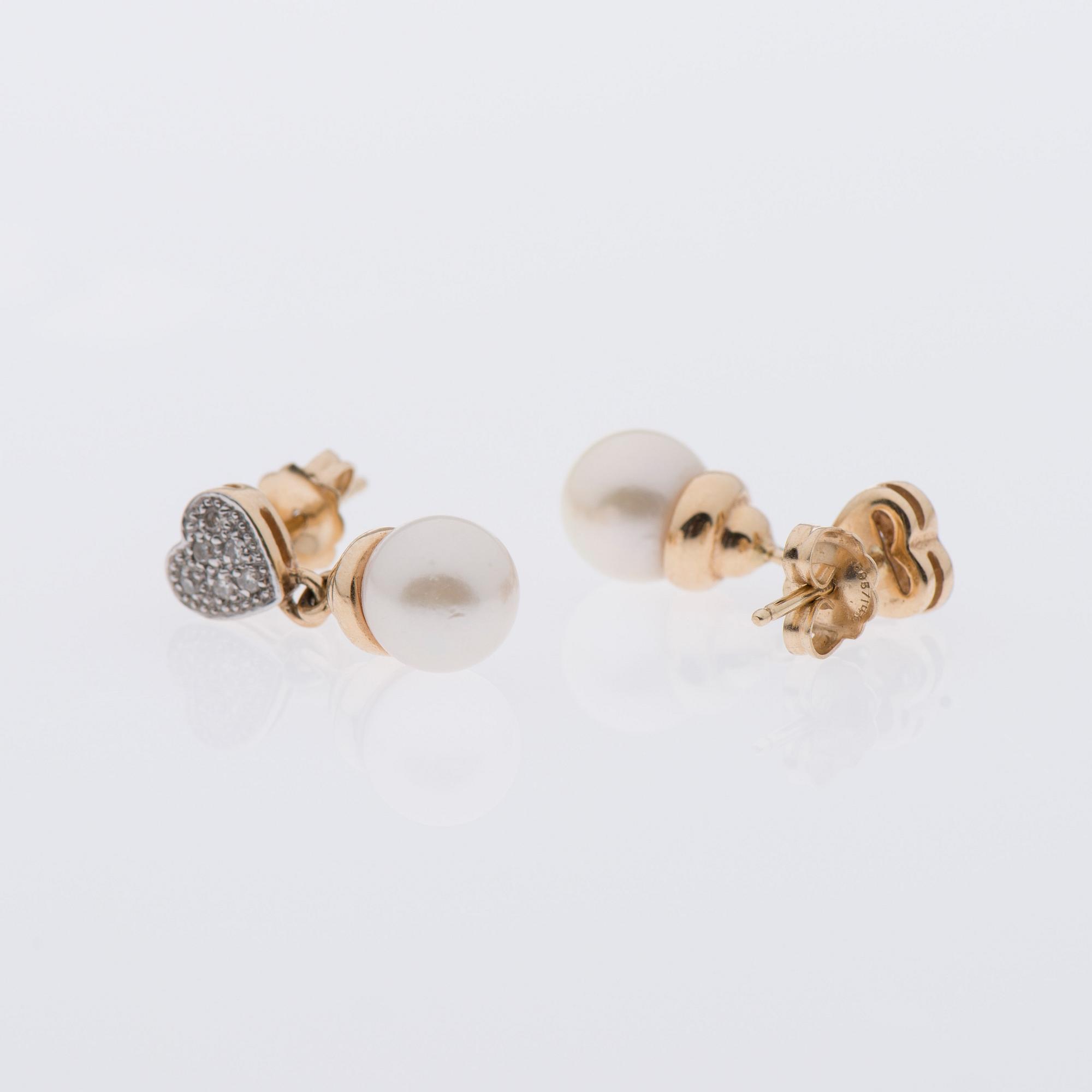 ÖRHÄNGEN, odlade pärlor, åttkantslipade diamanter, 14K guld.