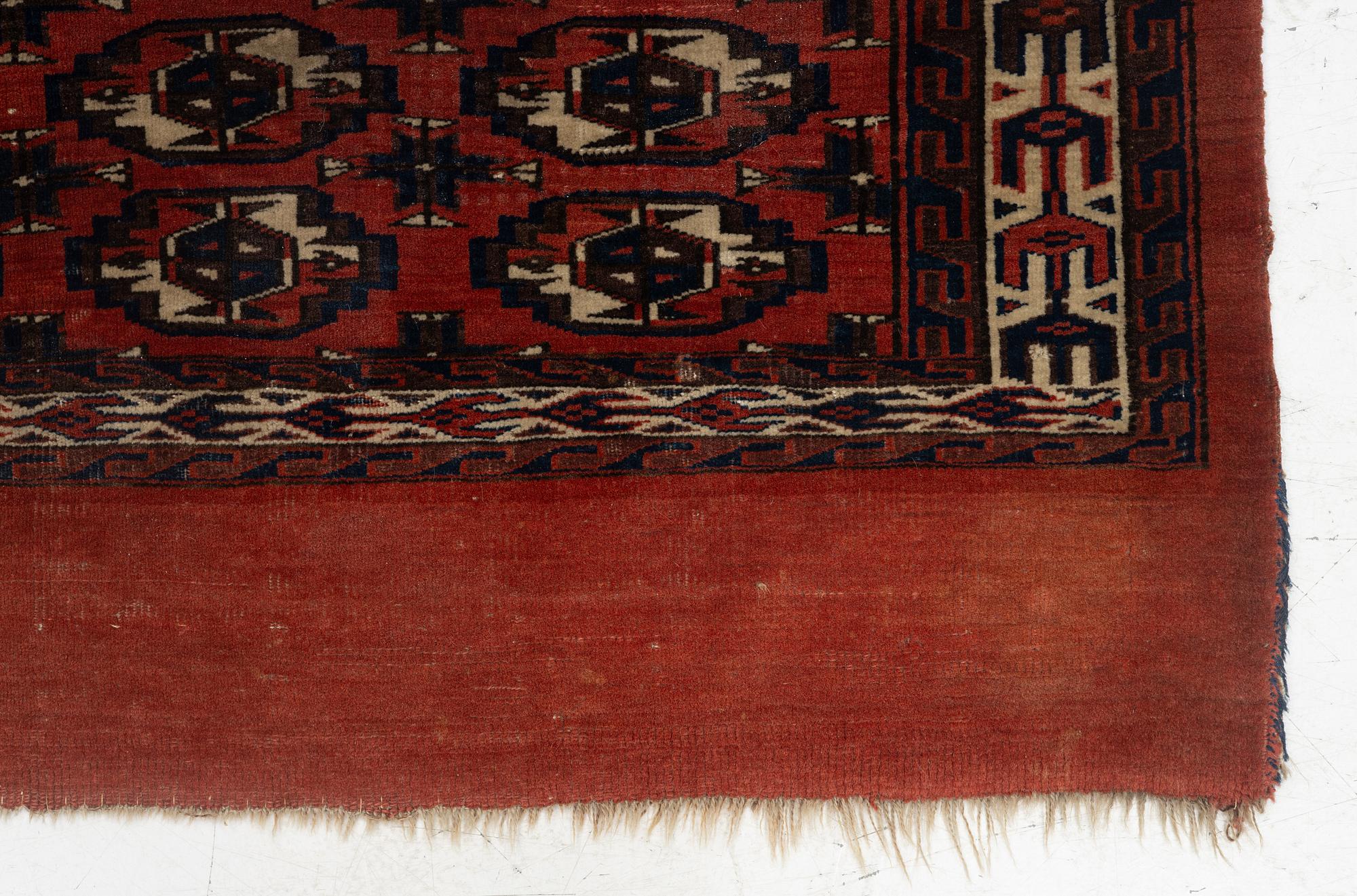 A rug, Turkmen Chuval, approx. 107-115 x 66 cm.