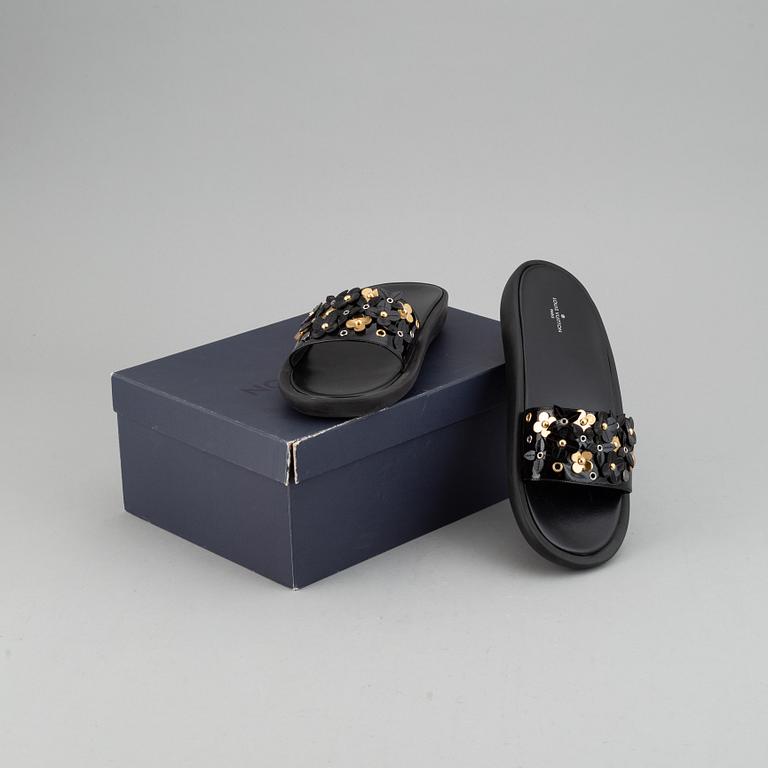 Louis Vuitton, a pair of sandals, size 40.