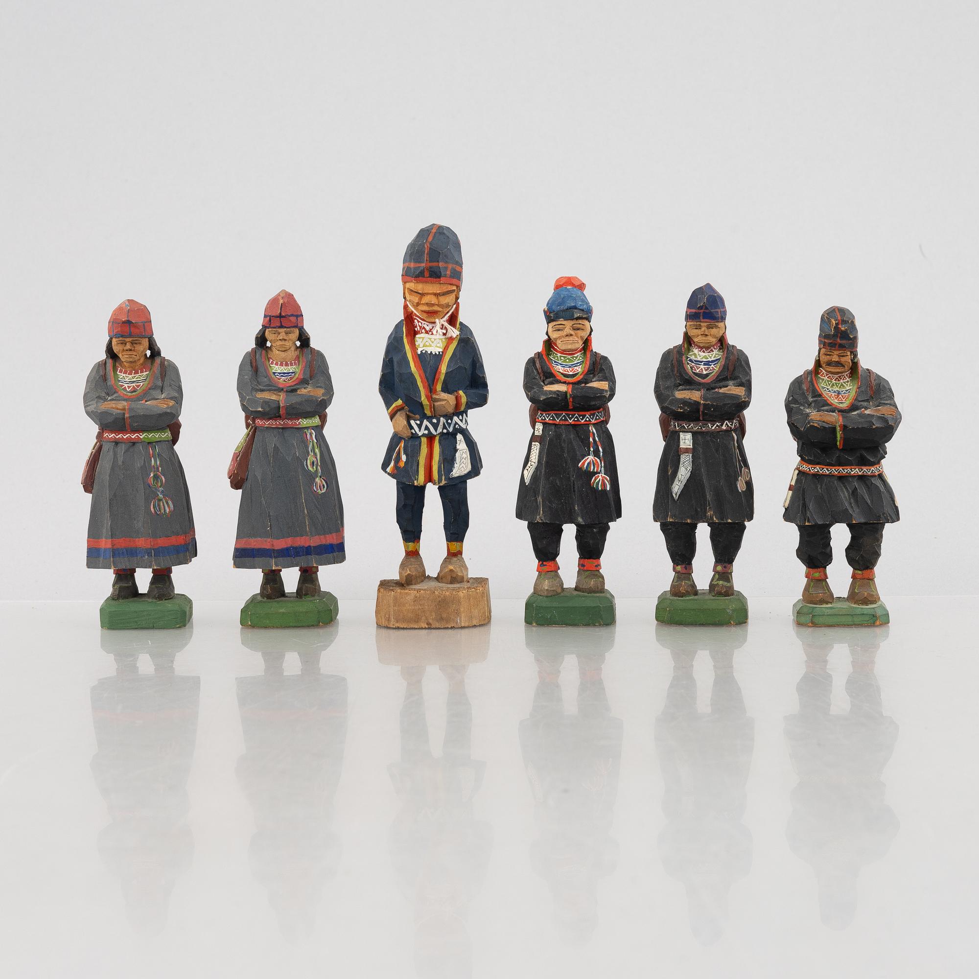Lars Enarsson, figurer, 5 st samt
Georg Jonsson, 1 figur, samt väskor 3 st.