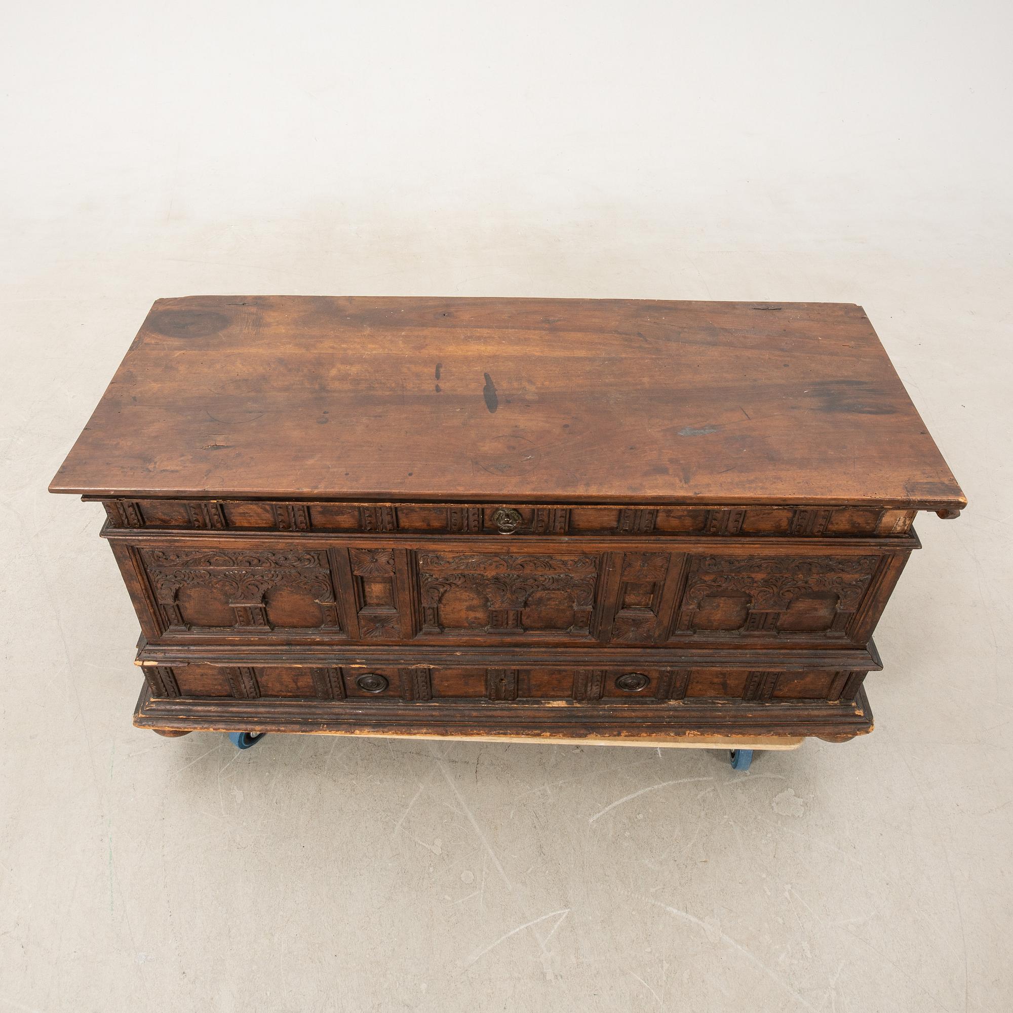 Cassone Renaissance style 19th century.