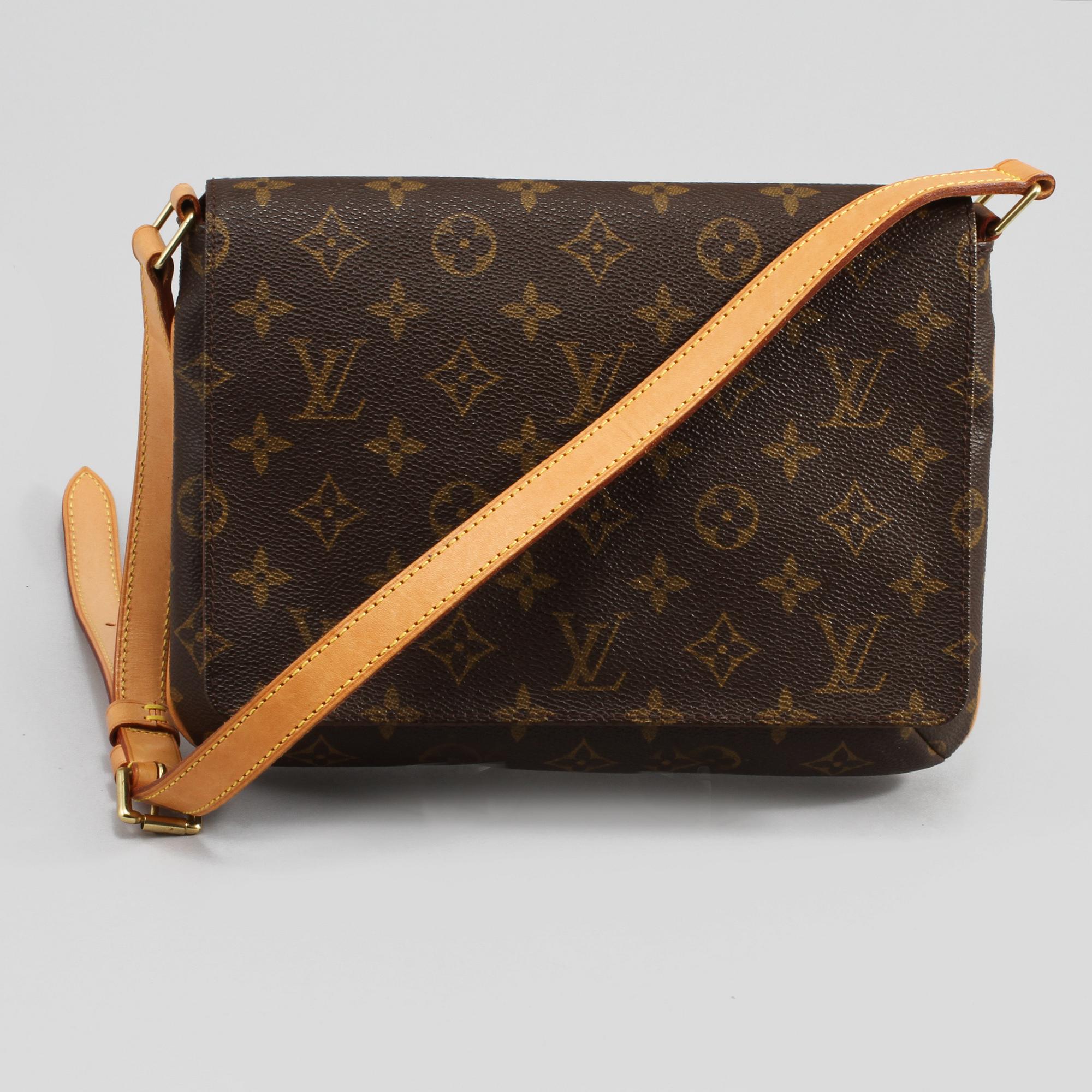 VÄSKA, "Musette Tango", Louis Vuitton.