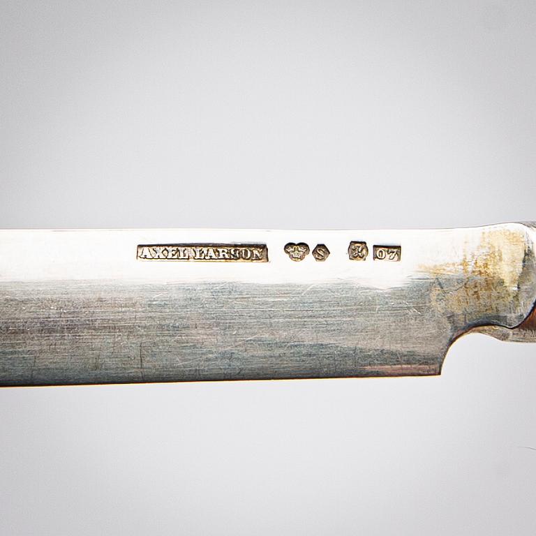 Silverbestick, 108 delar, "Svensk Spetsig", Axel Larsson, Helsingborg, 1900-talets första hälft.