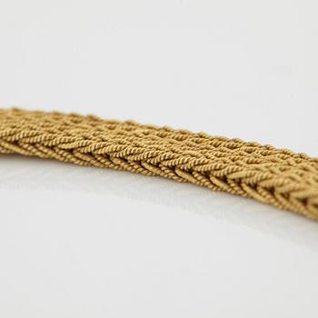 Collier 18K guld med åttkantslipade diamanter samt safirer.