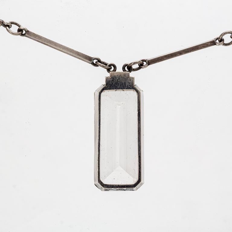 Wiwen Nilsson, halsband, sterling silver och bergkristall, Lund 1945.