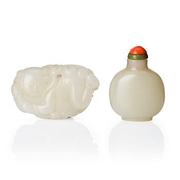 A jade pendant and snuff bottle, Qing dynasty.