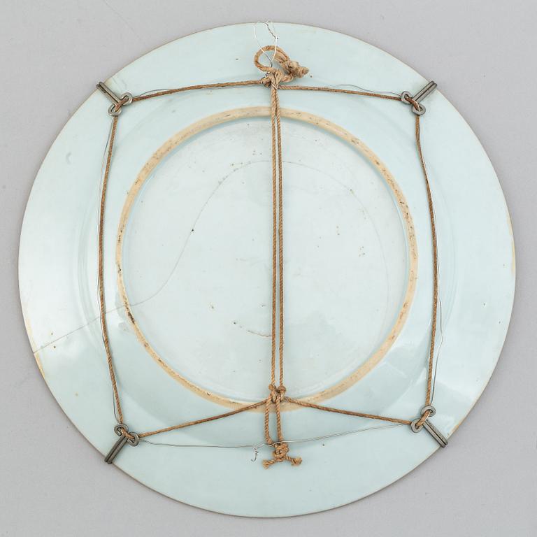 Three armorial dinner plate, Qing dynasty, Qianlong (1736-95).