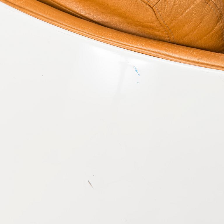 Eero Aarnio, a 'Ball Chair' for Asko.