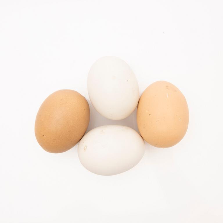 Ingrid Herrlin, basket with eggs, stoneware.