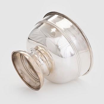 A sterling silver bowl, Elkington & Co Ltd Birmingham England 1935.