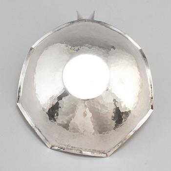 CLAËS E. GIERTTA. Skål, sterlingsilver, Stockholm 1974.