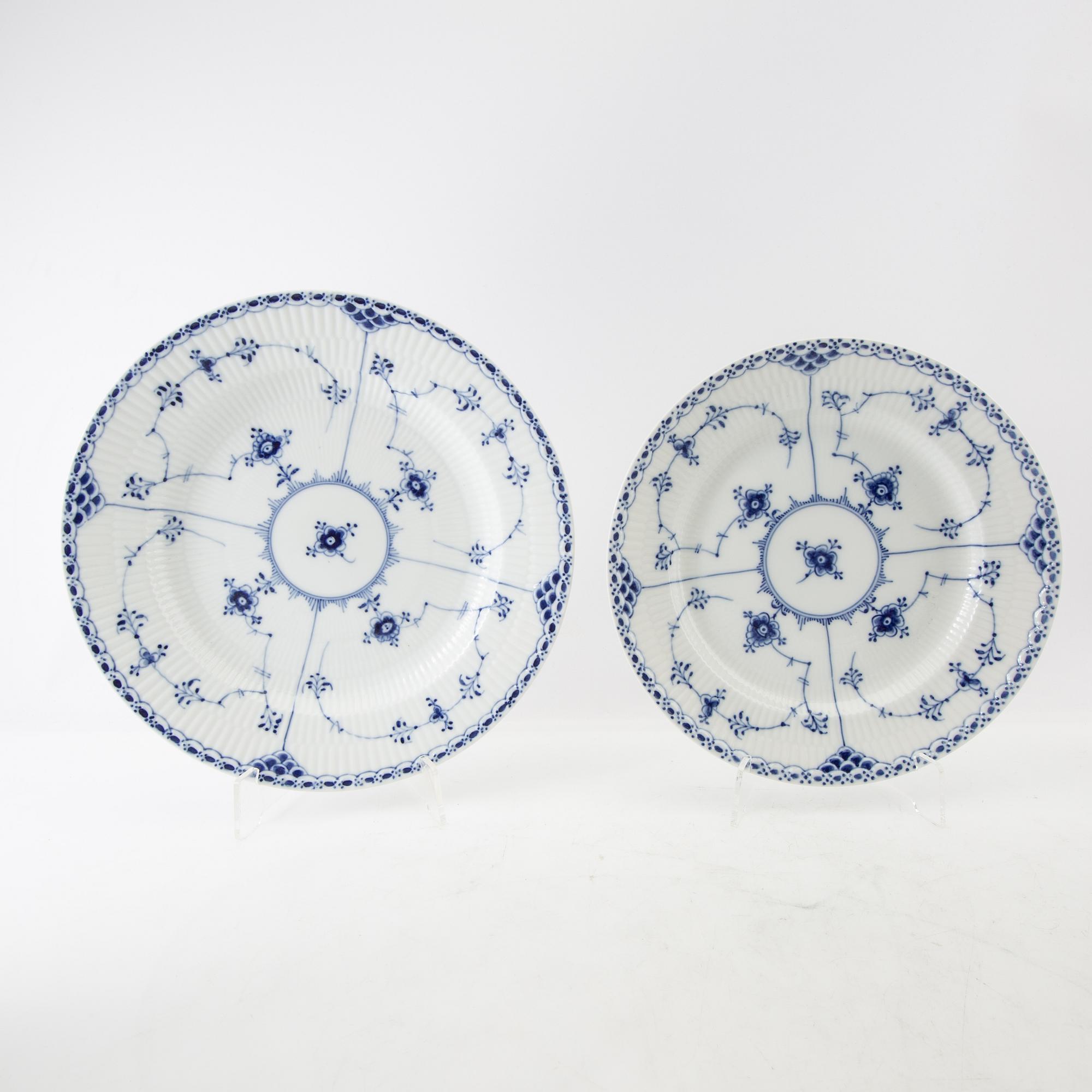 Royal Copenhagen, servis, 92 delar, "Musselmalet halvblonde" , Royal Copenhagen, Danmark.