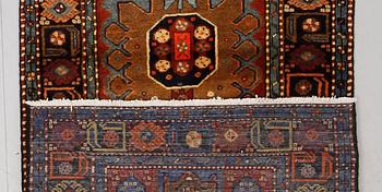 MATTA, Hamadan, ca 282 x 105 cm.