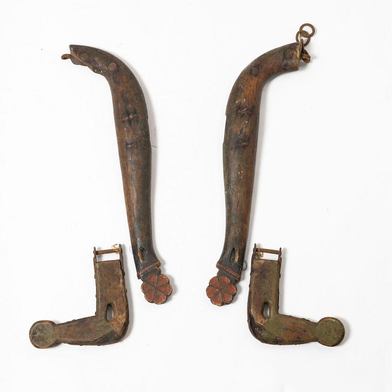 Lokor och selknän, ett par, allmoge, troligen Dalarna, sent 1700-tal / tidigt 1800-tal.