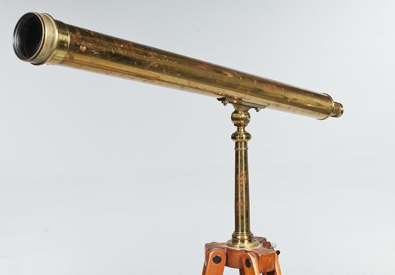 TUBKIKARE, STATIV samt FODRAL, omkring år 1900.