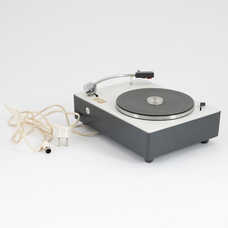 Dieter Rams, a PS 25 turntable from Braun.