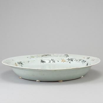 PRAKTFAT, kompaniporslin. Qingdynastin, Qianlong (1736-95).