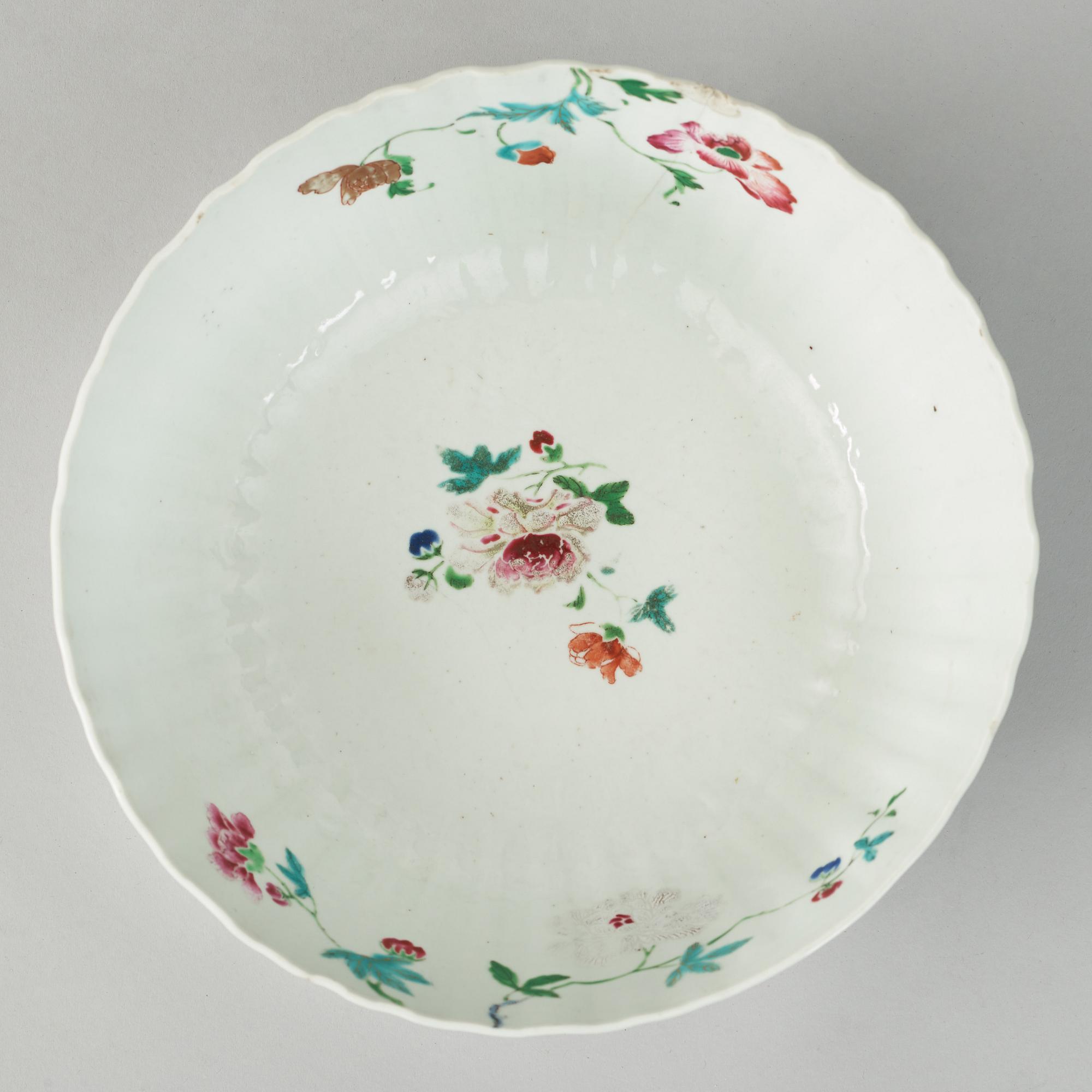A famille rose bowl, Qing dynasty, Yongzheng (1723-1735).
