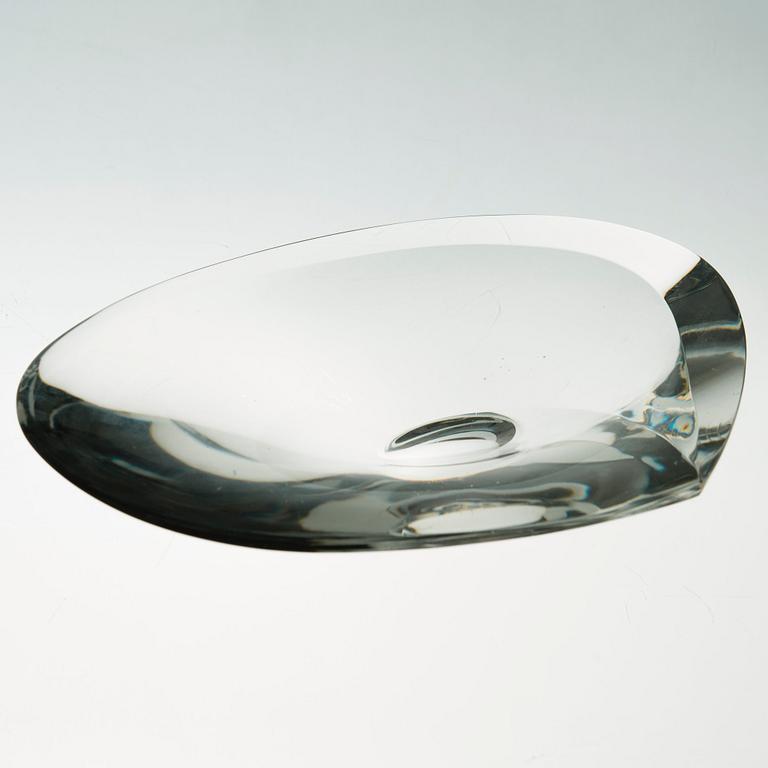 Tapio Wirkkala, A GLASS SCULPTURE.