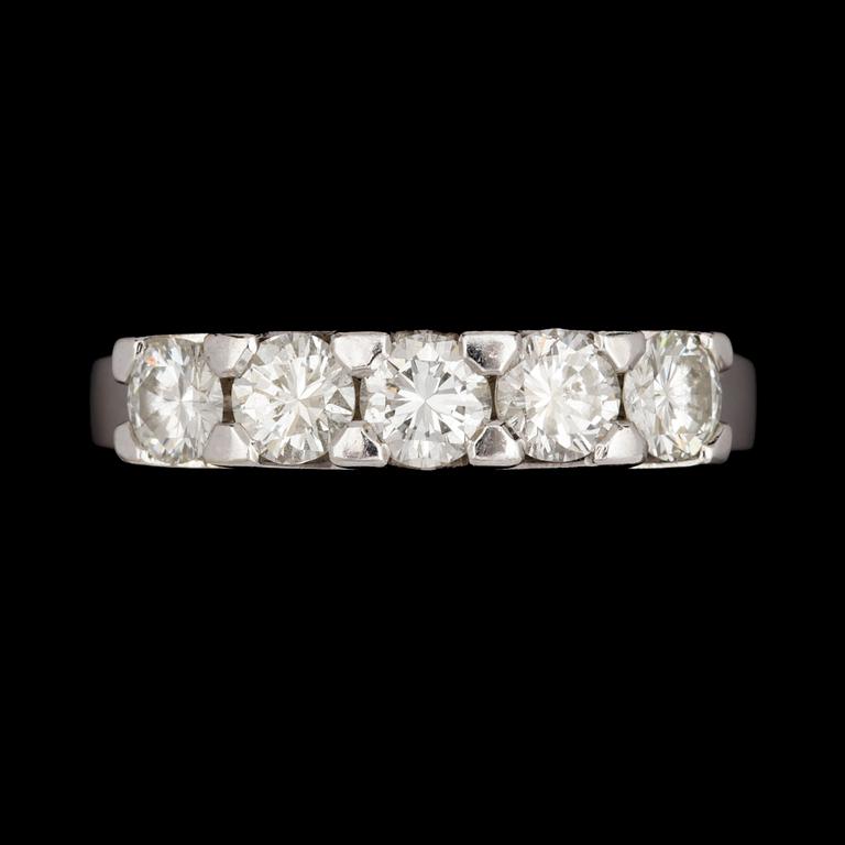 A five stone brilliant cut diamond ring, tot. app. 1 cts.