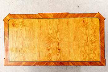 A late Gustavian dresser around 1800.