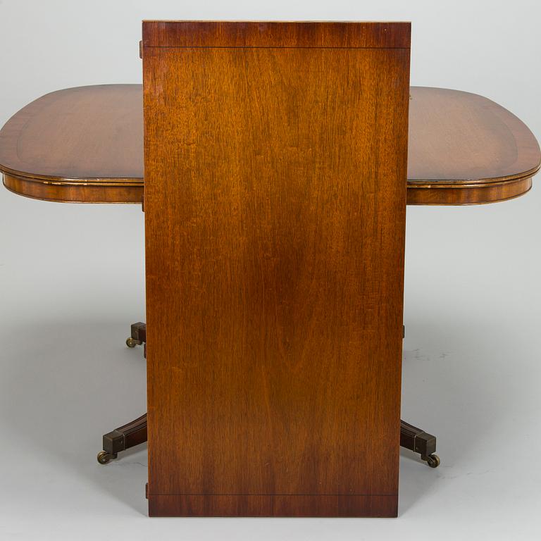 Matbord och stolar, 8 st, England 1970-tal.