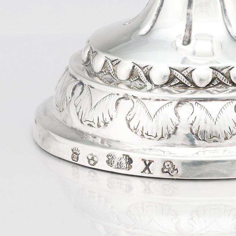 Sigismund Novisadi d.y, ljusstakar, silver, ett par, Karlskrona 1780. Gustavianska.