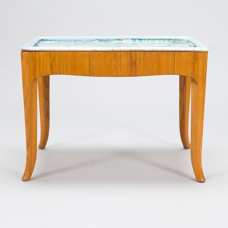 Rut Bryk, Teepöytä, tarjotin keramiikkaa, signeerattu Rut Bryk, 1945, Arabia.