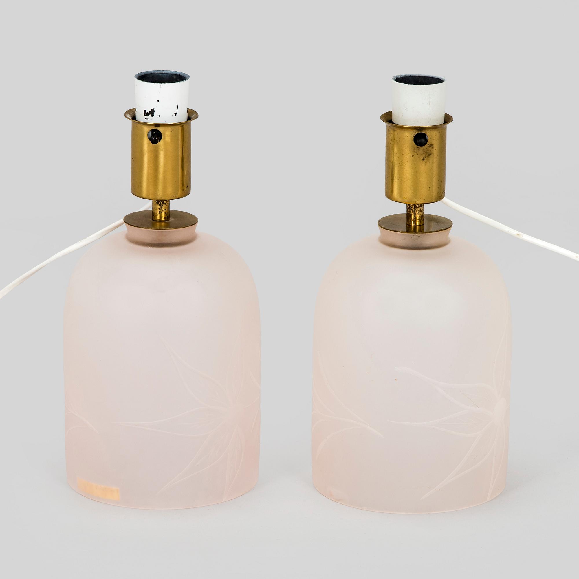 Pöytävalaisimia, pari, Murano, jälleenmyyjä Stockmann, 1980-luku.