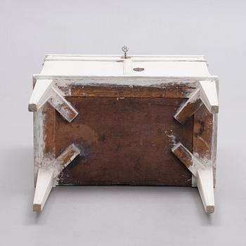 NATTDUKSBORD/SÄNGBORD,  1800-tal.