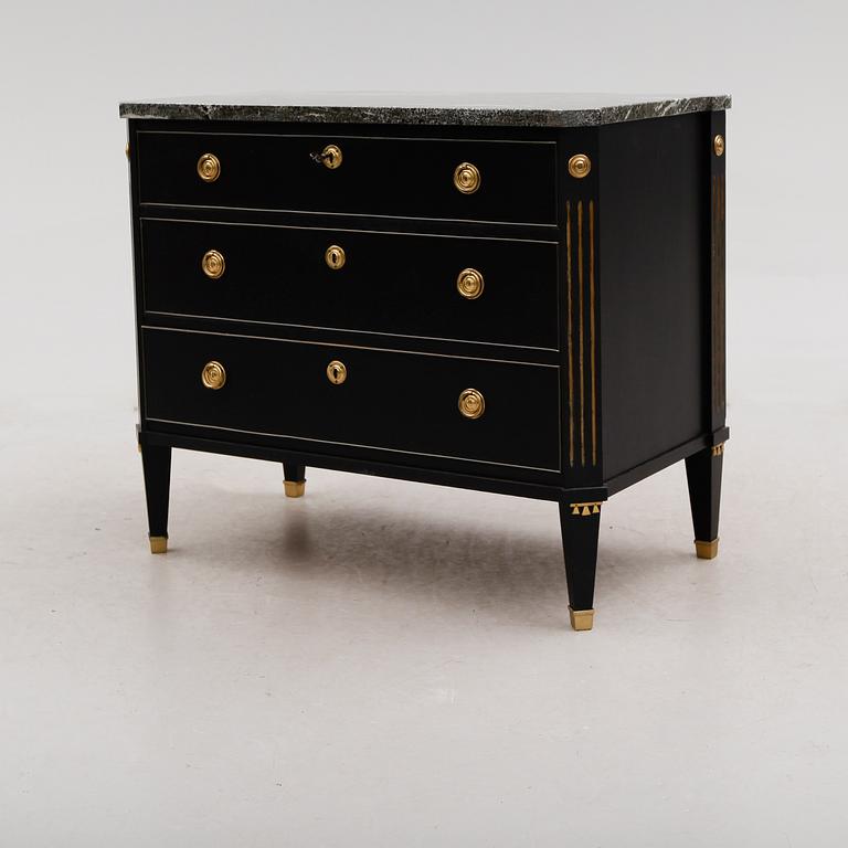 BYRÅ, gustaviansk stil, 1900-talets andra hälft.