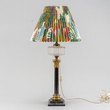 Bordslampa, första halvan av 1900-talet.