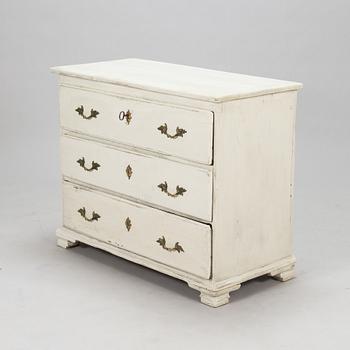 A mid 18th Century chest of drawers.