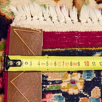 Matto, Kerman Lavar, noin 392 x 305 cm.