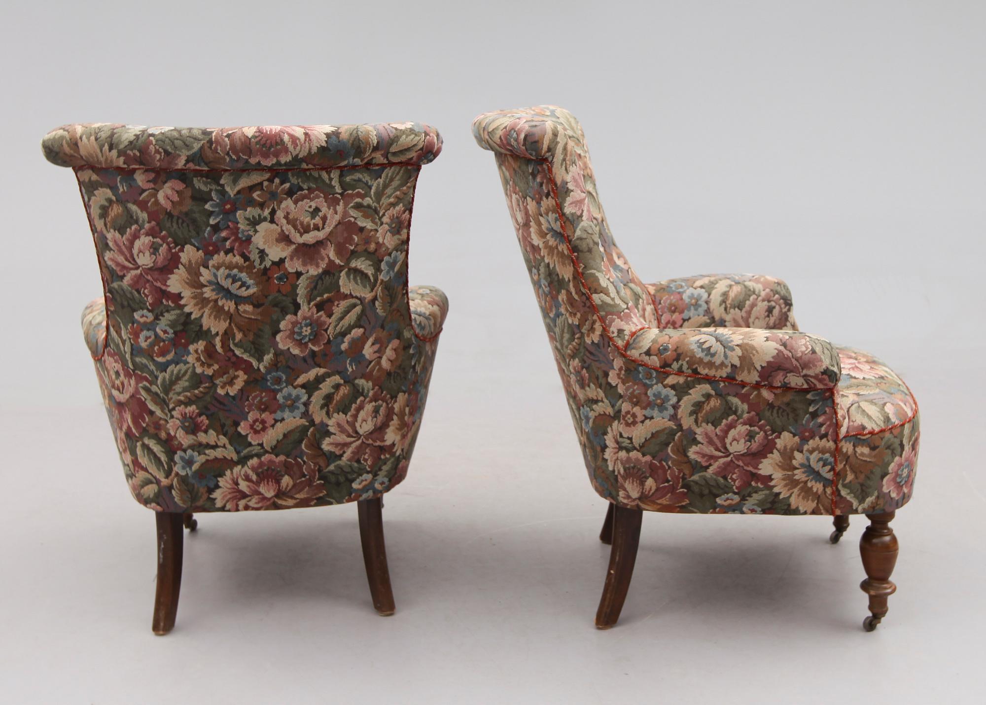 FÅTÖLJER, 1 par, omkring år 1900.