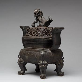 A bronze censer with cover, Qing dynasty (1664-1912).