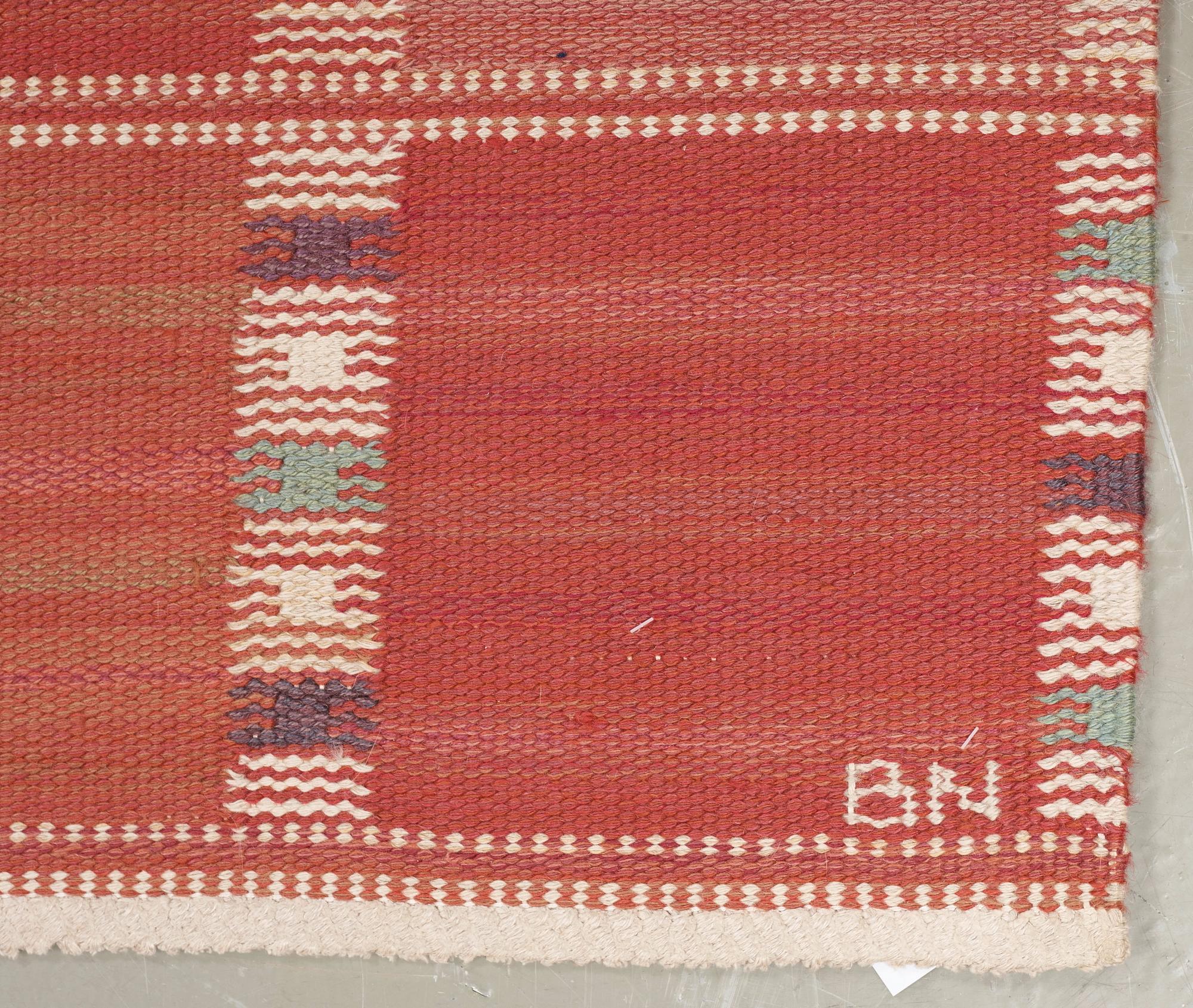 RUG. "Falurutan, röd". Flat weave. 212,5 x 168 cm. Signed AB MMF BN.