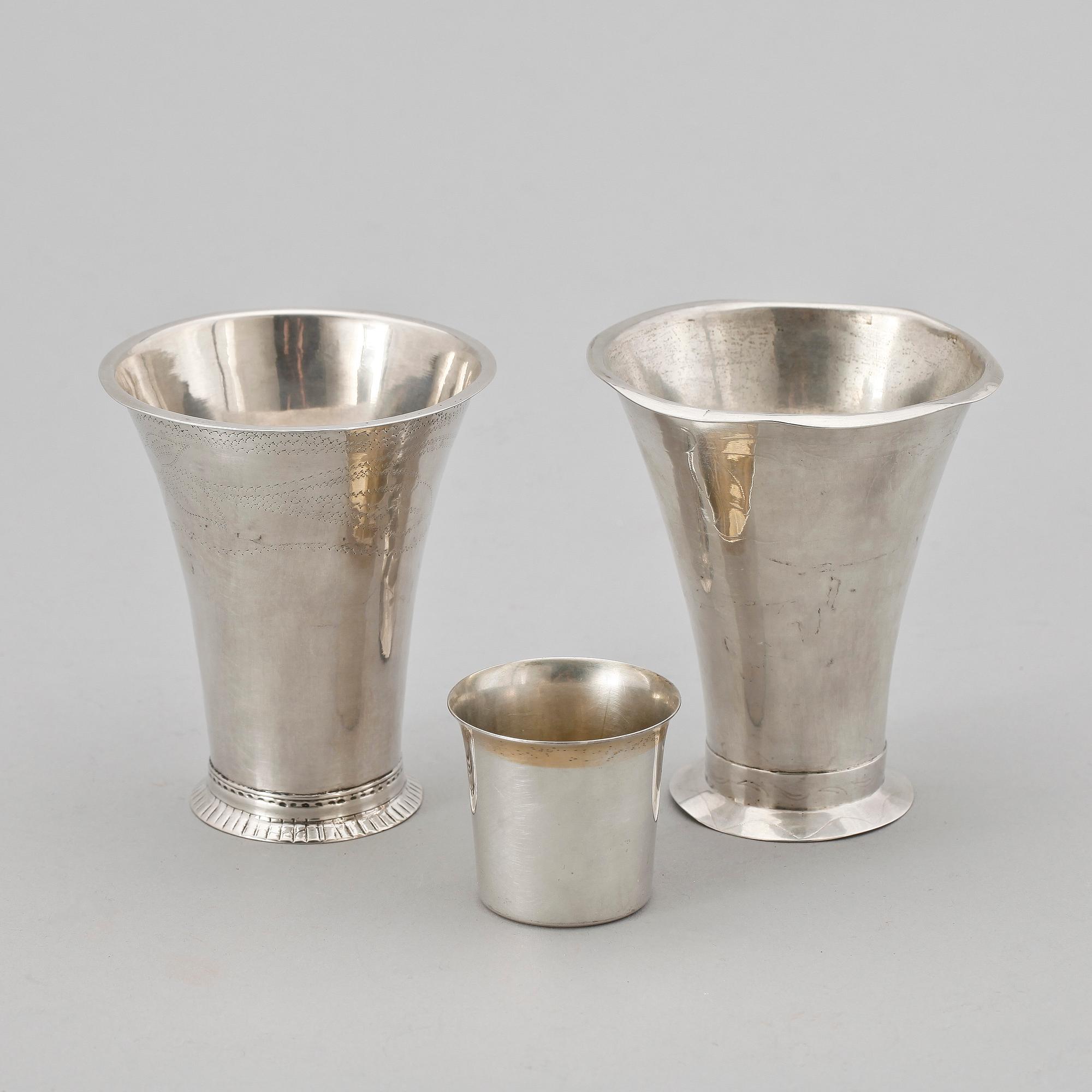 BÄGARE, 3 st, silver, bl a Örebro och Skänninge, 1812-1955. Ca 120 gr.