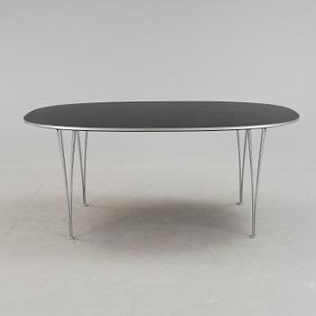 BORD, "Superellips", Bruno Mathsson & Piet Hein, Fritz Hansen. Limiterad upplag, Piet Heins 100 års jubileum,nr 184/1000.