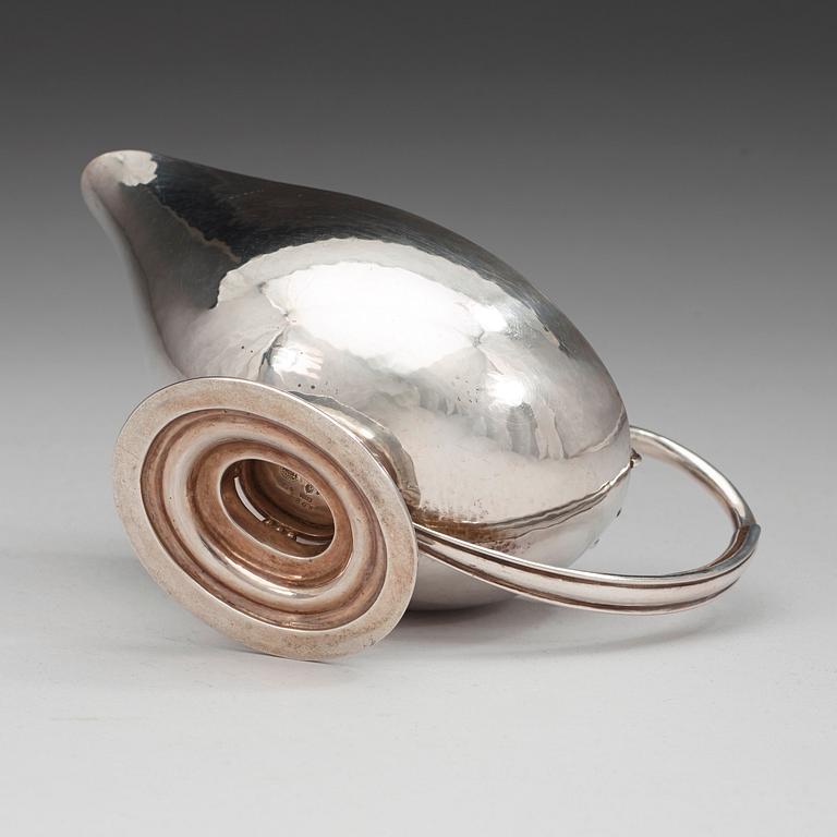 A Johan Rohde 830/1000 silver sauceboat, Georg Jensen, Copenhagen 1919.