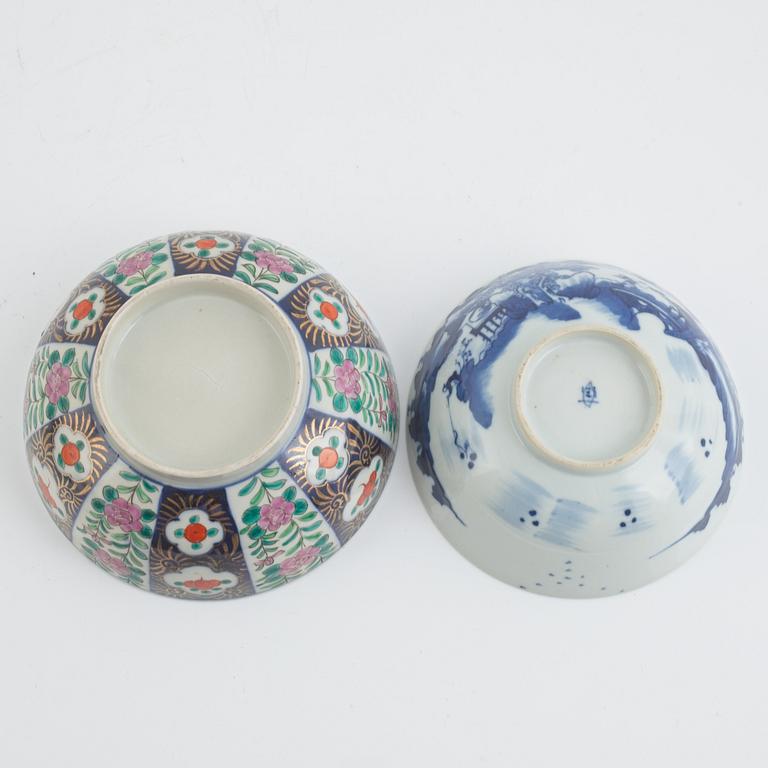 Two porcelain bowls, an urn and a vase, China, 19th-20th century.