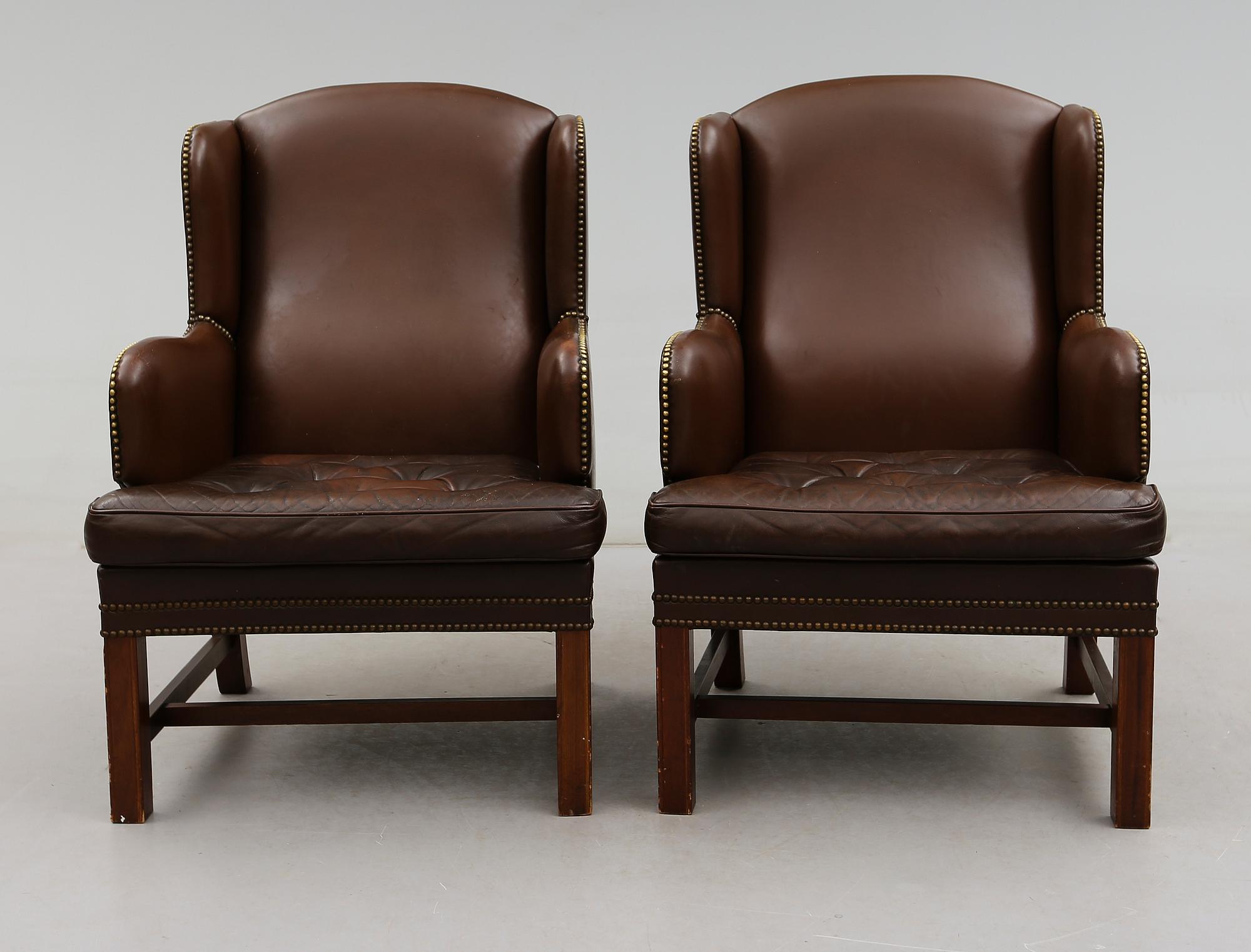 FÅTÖLJER, 1 par, 1900-talets andra hälft.