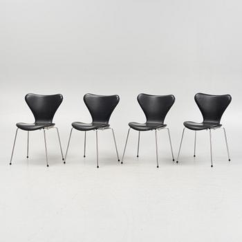 Arne Jacobsen, stolar 4 st, "Sjuan" för Fritz Hansen Danmark 2006.