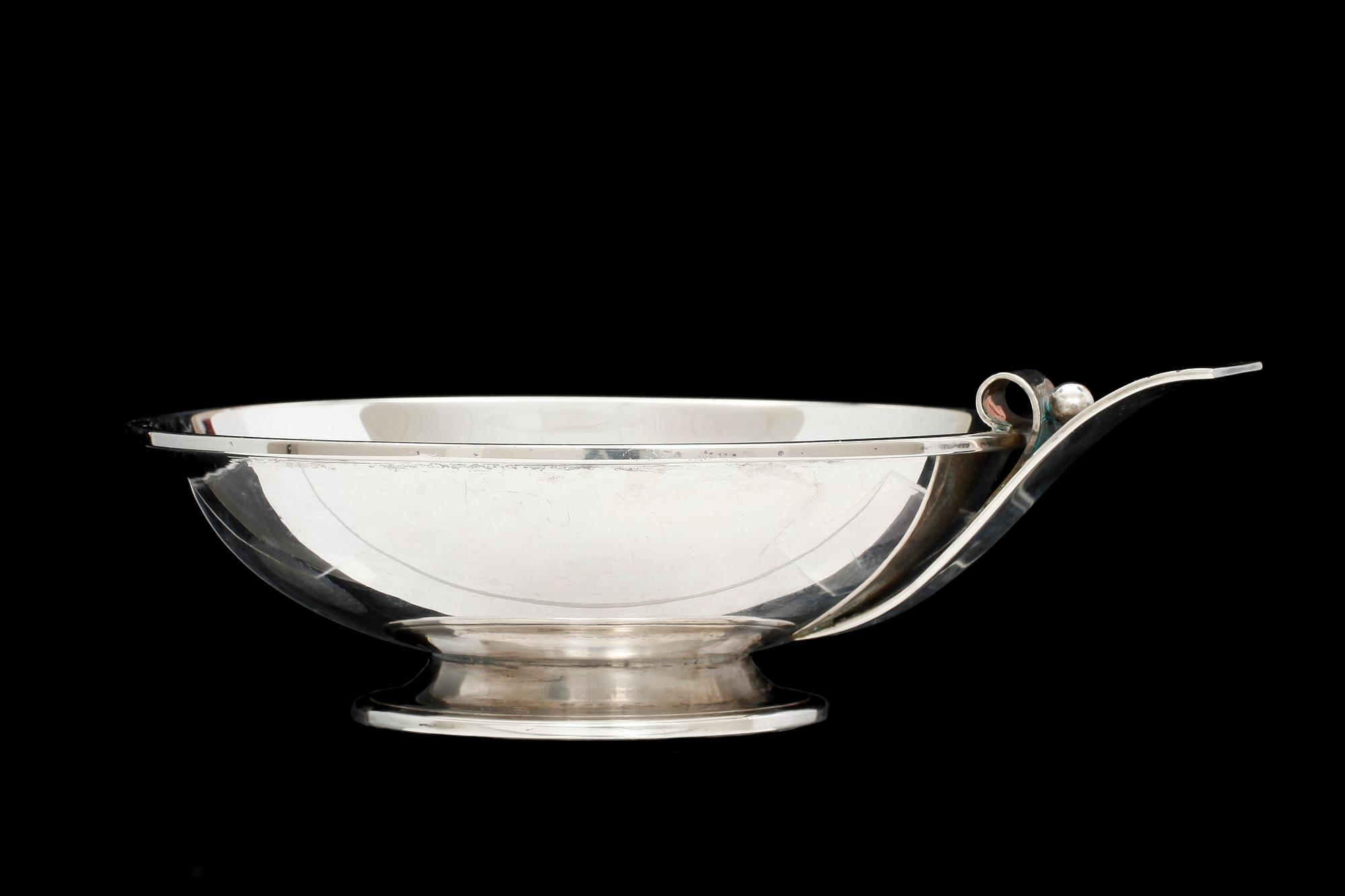 SKÅL, silver, Köpenhamn 1939. Vikt c:a 200 g.