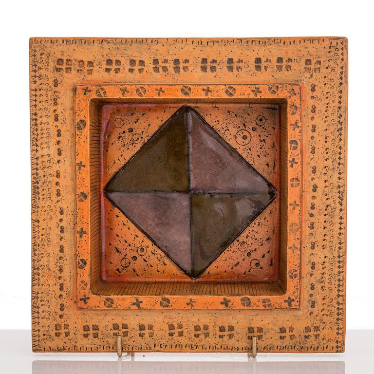 RUT BRYK, reliefi, kivitavaraa, signeerattu BRYK.