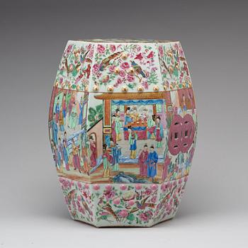 A Canton garden seat, Qing dynasty, 19th Century.