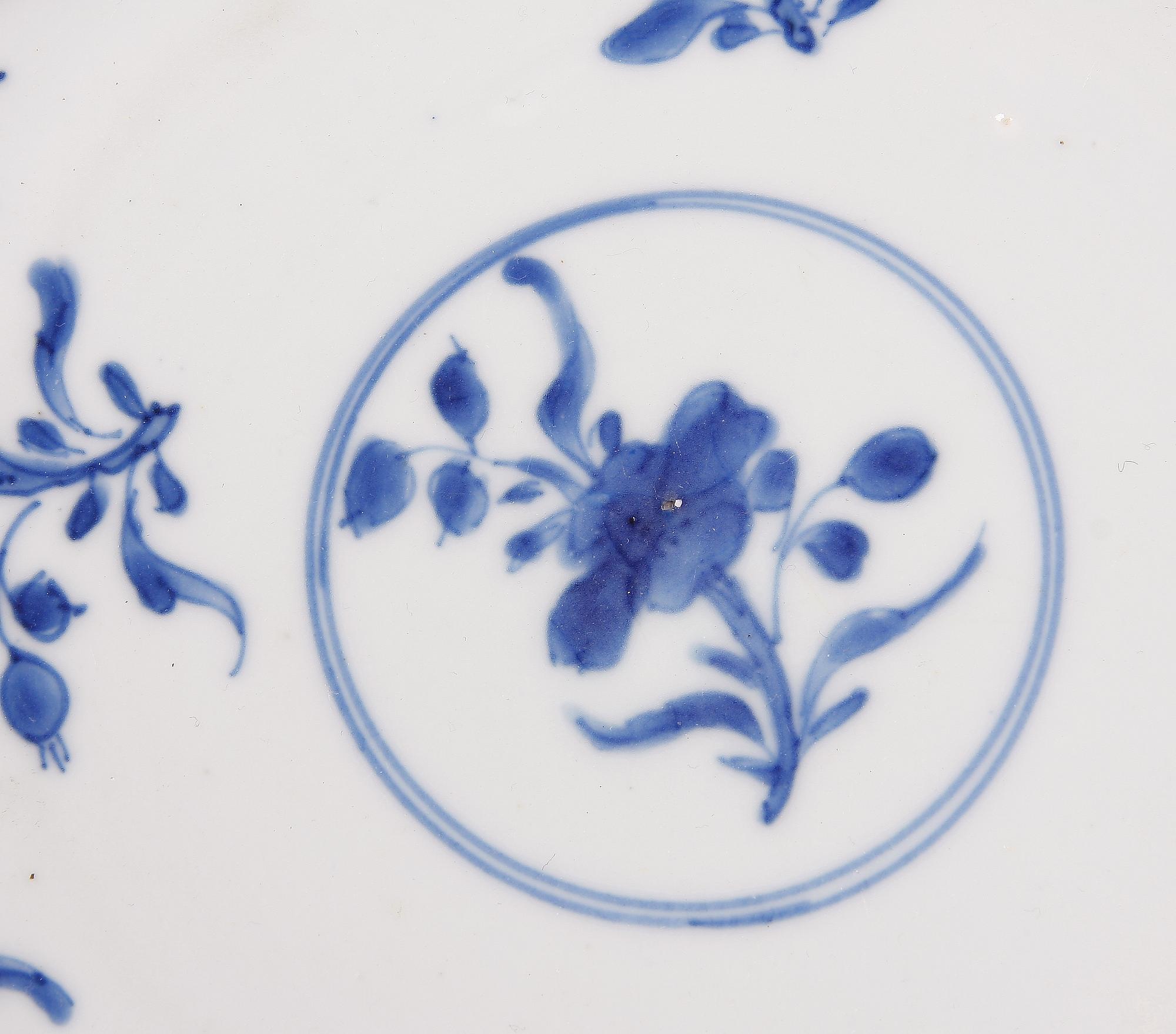 SKÅLFAT, 2 st, porslin, Kina, Qianlong 1736-95.