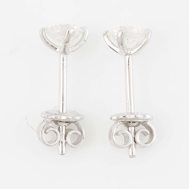 Earrings 18K white gold with brilliant-cut diamonds, accompanying GIA dossier.