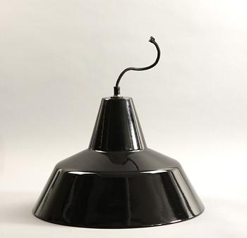 TAKLAMPA. Vaerkstedlampa, Arne Jacobsen, Louis Poulsen. Diam 40, h 27.