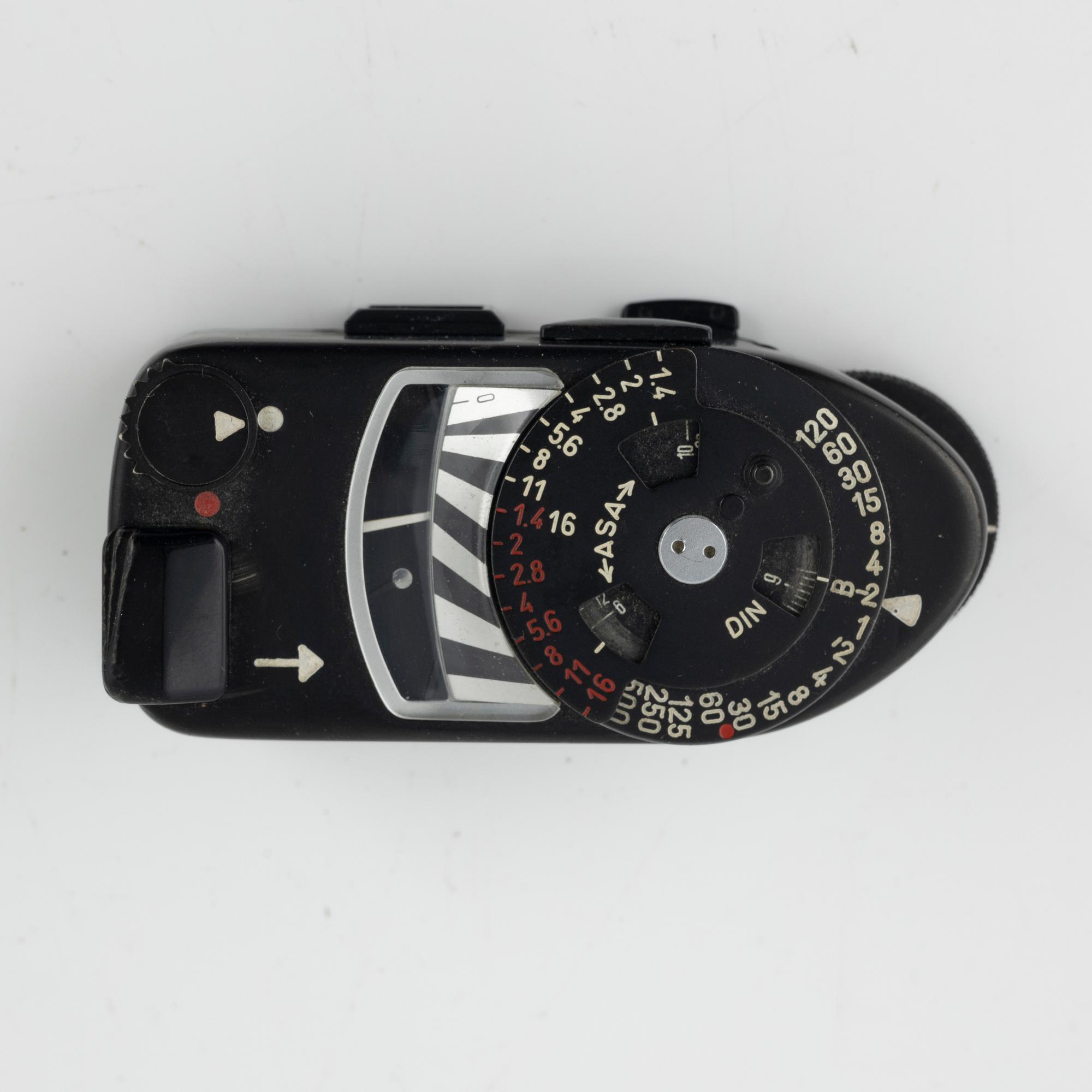 Leica M2, no. 941370, 1958.